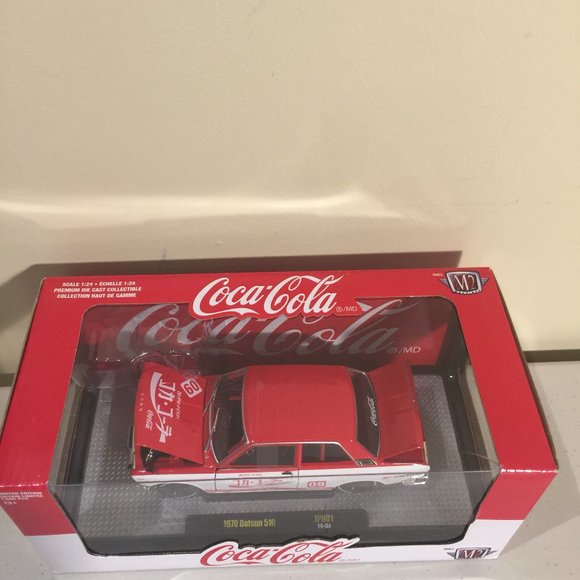 Coca-Cola 1970 Datsun 510 Premium Die Cast Collectible Car 1:24 Limited Edition - Picture 5 of 12